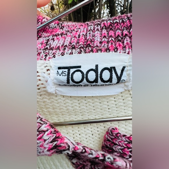 Vintage Today Pink and Brown Patterned Women's Sweater - Picture 4 of 5